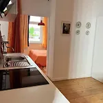 Apartamento Casa Luna 6 Min Hbf , Erdgeschosswohnung ,altbau Duisburg