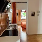 Casa Luna 6 Min Hbf , Erdgeschosswohnung ,altbau Apartamento *