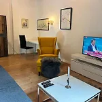 Casa Luna 6 Min Hbf , Erdgeschosswohnung ,altbau Duisburg
