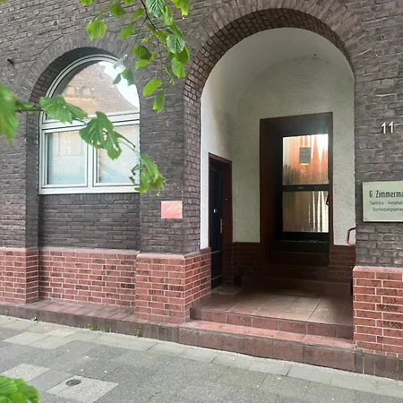 Apartment Casa Luna 6 Min Hbf , Erdgeschosswohnung ,altbau