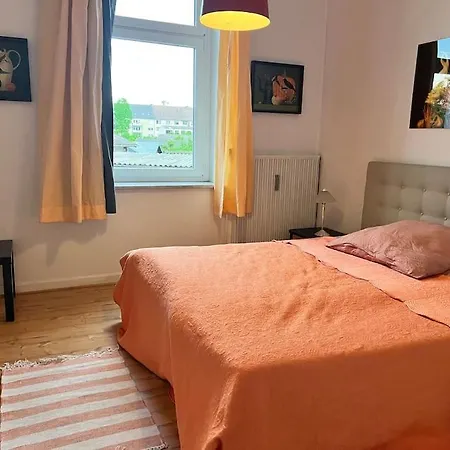 Casa Luna 6 Min Hbf , Erdgeschosswohnung ,altbau Apartment Duisburg
