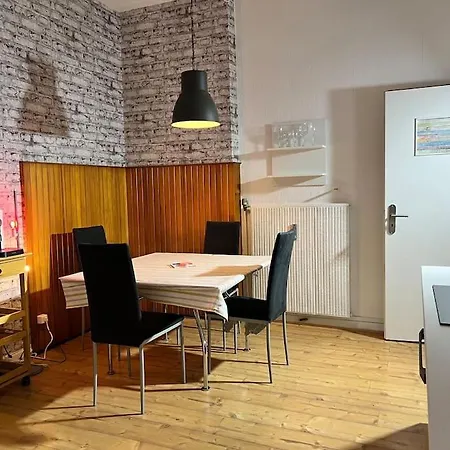 Casa Luna 6 Min Hbf , Erdgeschosswohnung ,altbau Apartment Duisburg
