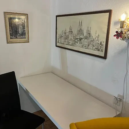 Apartment Casa Luna 6 Min Hbf , Erdgeschosswohnung ,altbau Duisburg
