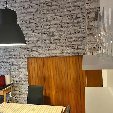 Casa Luna 6 Min Hbf , Erdgeschosswohnung ,altbau Apartment Duisburg
