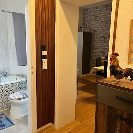 Apartment Casa Luna 6 Min Hbf , Erdgeschosswohnung ,altbau