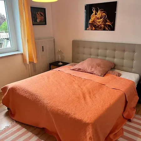 Casa Luna 6 Min Hbf , Erdgeschosswohnung ,altbau Apartment Duisburg