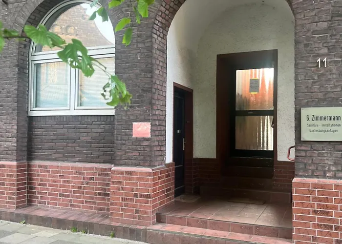 Casa Luna 6 Min Hbf , Erdgeschosswohnung ,altbau