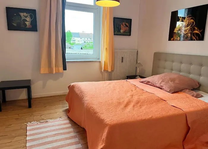 Casa Luna 6 Min Hbf , Erdgeschosswohnung ,altbau Apartment Duisburg