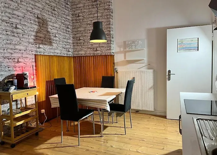 Casa Luna 6 Min Hbf , Erdgeschosswohnung ,altbau Apartment Duisburg