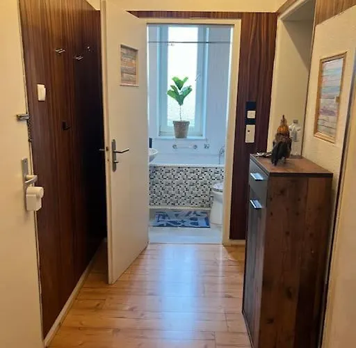 Casa Luna 6 Min Hbf , Erdgeschosswohnung ,altbau Duisburg