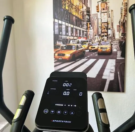 Apartment Casa Luna 6 Min Hbf , Erdgeschosswohnung ,altbau