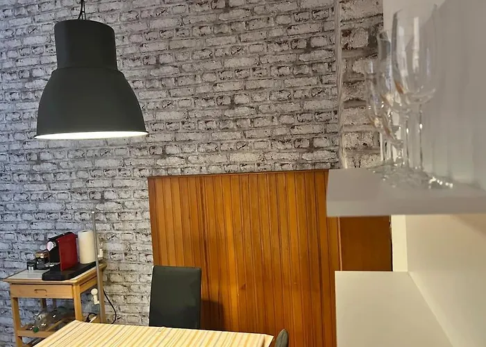 Casa Luna 6 Min Hbf , Erdgeschosswohnung ,altbau Apartment Duisburg