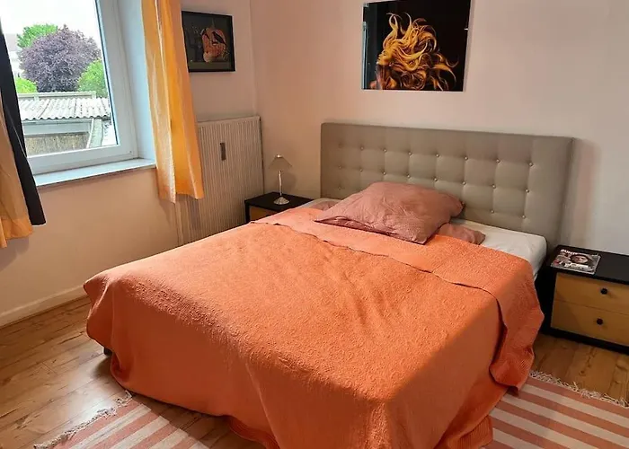 Casa Luna 6 Min Hbf , Erdgeschosswohnung ,altbau Apartment Duisburg